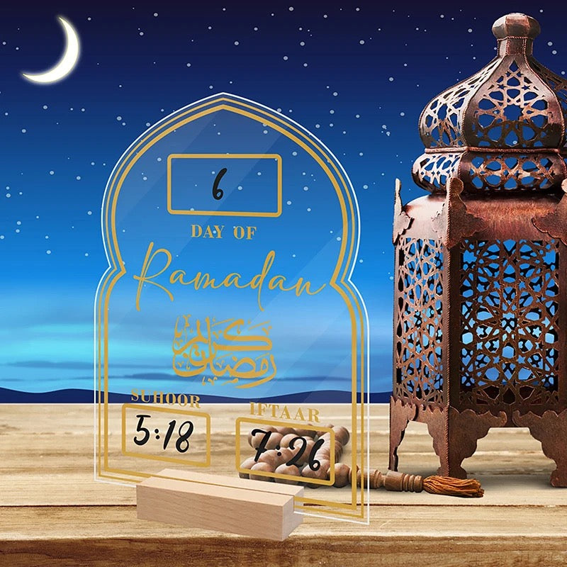 Islamic heritage display piece – track Ramadan days until Eid